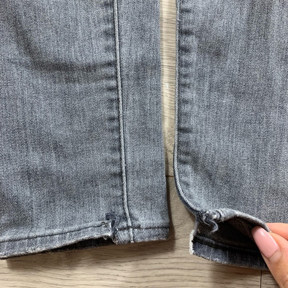 Madewell Grey 9” High Riser Skinny Skinny Jeans - Picture 12 of 16